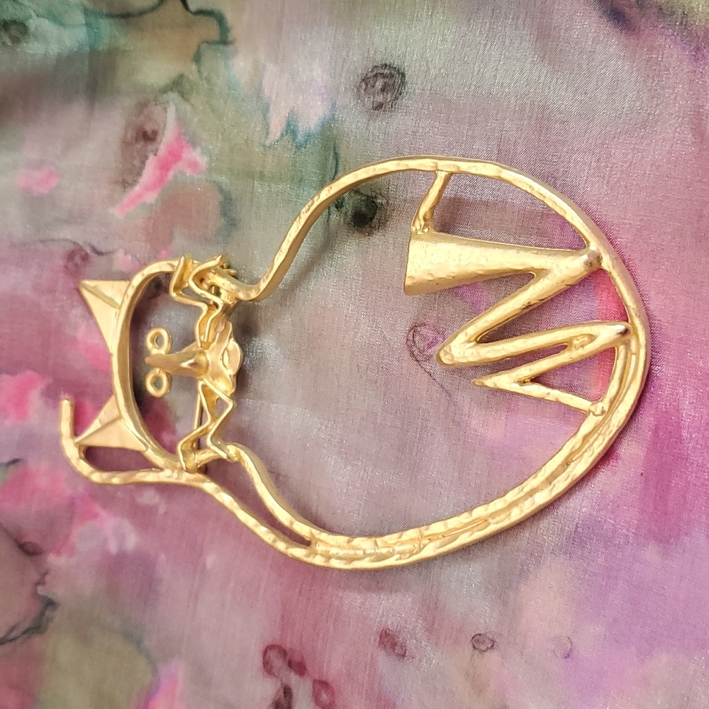 Cookie Lee cat brooch